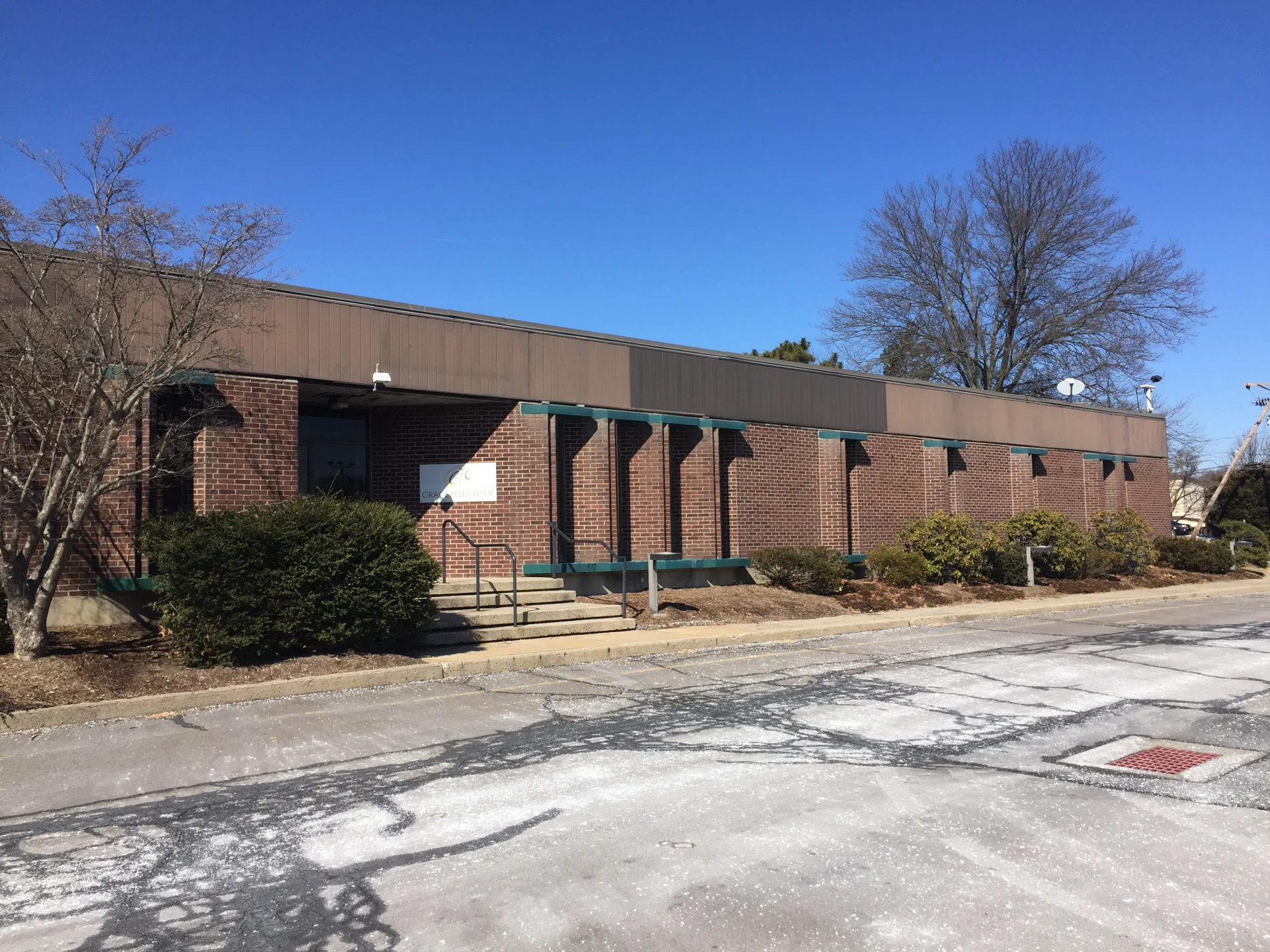965 W Main (12).webp